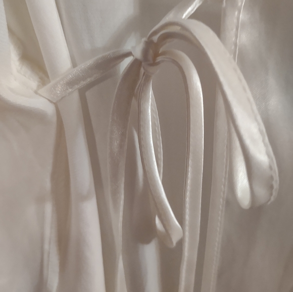 Ivory Delicates Long Robe - Picture 3 of 5